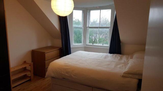 Beautiful King Room In Leith Walk Эдинбург Экстерьер фото